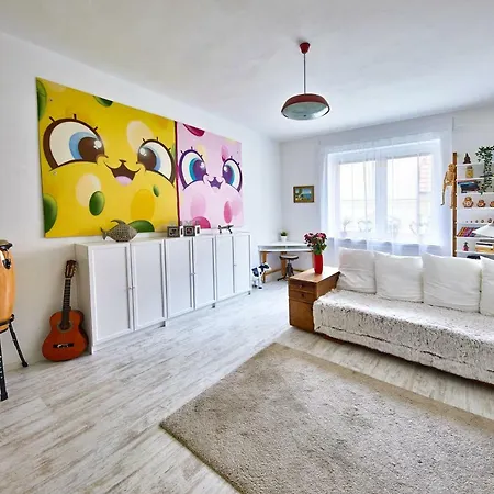 Pikachu's Gallery - Historical Old Town דירה