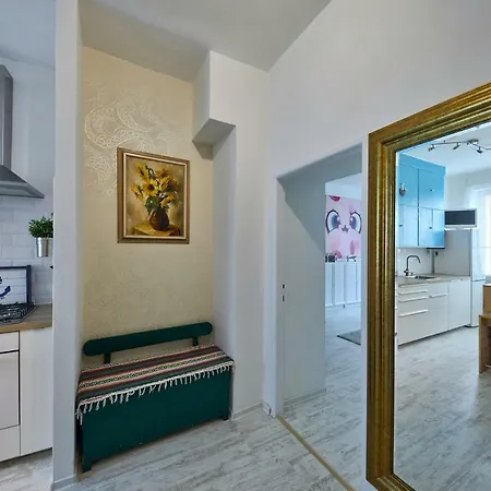 Apartamento Pikachu's Gallery - Historical Old Town *